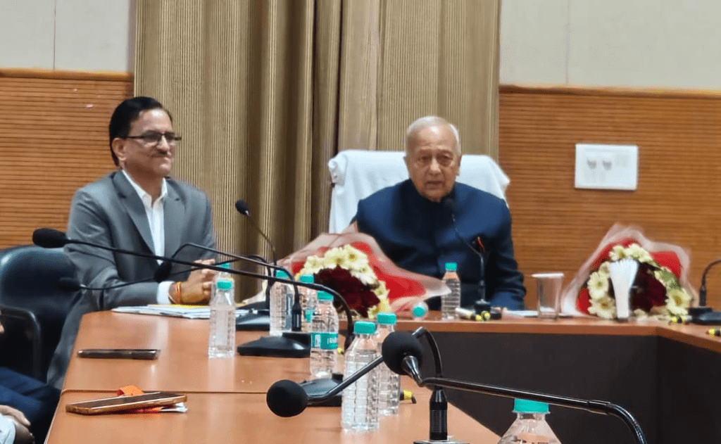 हेमवती नंदन बहुगुणा गढ़वाल विश्वविद्यालय चौरास में आईजीएसआई गढ़वाल चैप्टर की वार्षिक बैठक, डॉ योगेंद्र नारायण बोले- विरासत संरक्षण और सामाजिक जिम्मेदारी जरूरी।