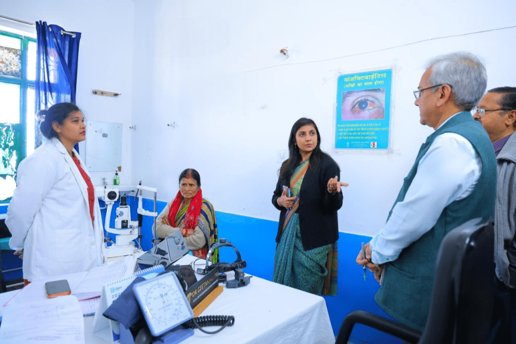 पौड़ी जिला चिकित्सालय निरीक्षण में जिलाधिकारी ने स्वास्थ्य सेवाओं की गुणवत्ता पर ली समीक्षा, दिए अहम निर्देश