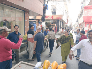 श्रीनगर में अतिक्रमण के खिलाफ महापौर आरती भंडारी का अभियान, 20 से अधिक ठेलियां जब्त, गंदगी पर जीरो टॉलरेंस।