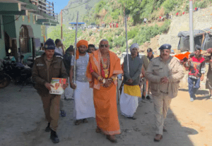 चारधाम छड़ी यात्रा पर्यावरण संरक्षण का संदेश लेकर आगे बढ़ रही है, यमुनोत्री धाम पहुंची यात्रा