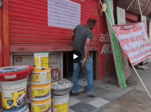 देहरादून : रिश्वत लेने पहुंचे इंस्पेक्टर को दुकान में बंधक बनाया, शटर बंद कर डेढ़ घंटे तक रोका