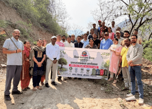 श्रीनगर गढ़वाल में गौशाला परिसर हुआ हरा-भरा, फलदार वृक्षों के रोपण के साथ लिया संरक्षण का संकल्प।