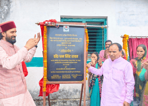 श्रीनगर विधानसभा में करोड़ों की विकास योजनाओं का शिलान्यास, कैबिनेट मंत्री डॉ. धन सिंह रावत ने ग्रामीणों से किया संवाद।