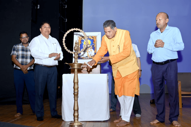ब्रह्मांड और मानव शरीर का अटूट रिश्ता: श्रीनगर में ‘चिकित्सा ज्योतिष’ पर गंभीर मंथन, मानसिक स्वास्थ्य पर चंद्रमा के प्रभाव का हुआ विश्लेषण।