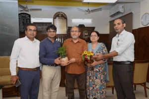 डॉ. सीएमएस रावत ने संभाला श्रीनगर मेडिकल कॉलेज के प्राचार्य का कार्यभार, ‘मॉडल मेडिकल कॉलेज’ बनाने का रखा लक्ष्य।