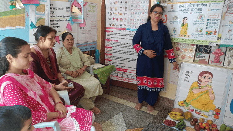 ‘सेवा संकल्प’ अभियान के तहत पौड़ी में मनाया गया पोषण दिवस, गर्भवती महिलाओं की गोद भराई कर बांटी गईं पोषण किट।