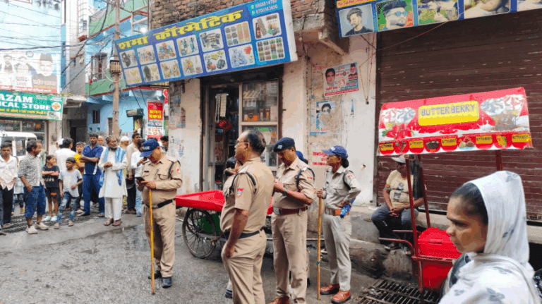 SSP प्रहलाद नारायण मीणा की सख्ती, बनभूलपुरा में CHC सेंटर्स पर चेकिंग अभियान, 8 सेंटर्स बंद | SSP Prahlad Narayan Meena CHC Centers Crackdown Nainital
