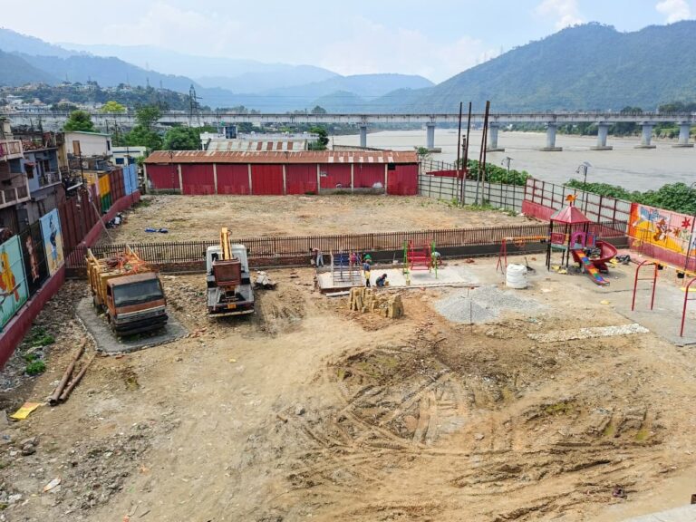 नर्सरी रोड पर नया पार्क और पार्किंग सुविधा, सामुदायिक वेडिंग पॉइंट की भी योजना | Srinagar Garhwal New Park Nursery Road Aarti Bhandari Initiative