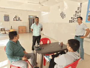 Srinagar Medical College Hostel Inspection : प्राचार्य डॉ. सयाना ने दिए छात्रों के लिए बेहतर मैस व्यवस्था सुनिश्चित करने के निर्देश।