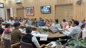 bhiksha se shiksha dehradun 2025: भिक्षावृत्ति से rescued 82 बच्चों को स्कूलों से जोड़ने की पहल—साधूराम इंटर कॉलेज में इंटेंसिव केयर सेंटर।