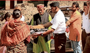 आपदा में प्रभावितों के लिए RSS स्वयंसेवकों ने दीपावली पर राहत सामग्री का वितरण किया।