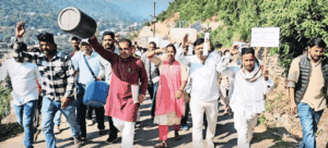 kirtingar peyjal sankat dharna : सिरोला, सेमली, मुंडोली के ग्रामीणों ने कीर्ति नगर तहसील में धरना, दिसंबर तक समाधान का आश्वासन।