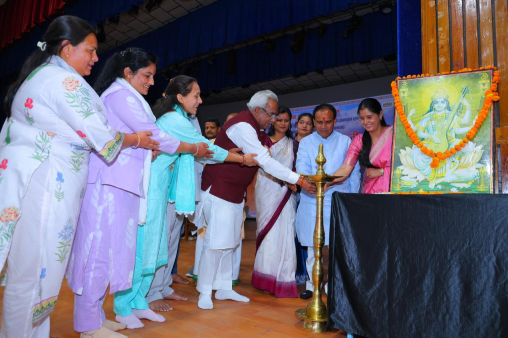 पौड़ी में ग्राम पंचायत सशक्तिकरण सम्मेलन, विकास योजनाओं के प्रभावी क्रियान्वयन पर दिया गया जोर।