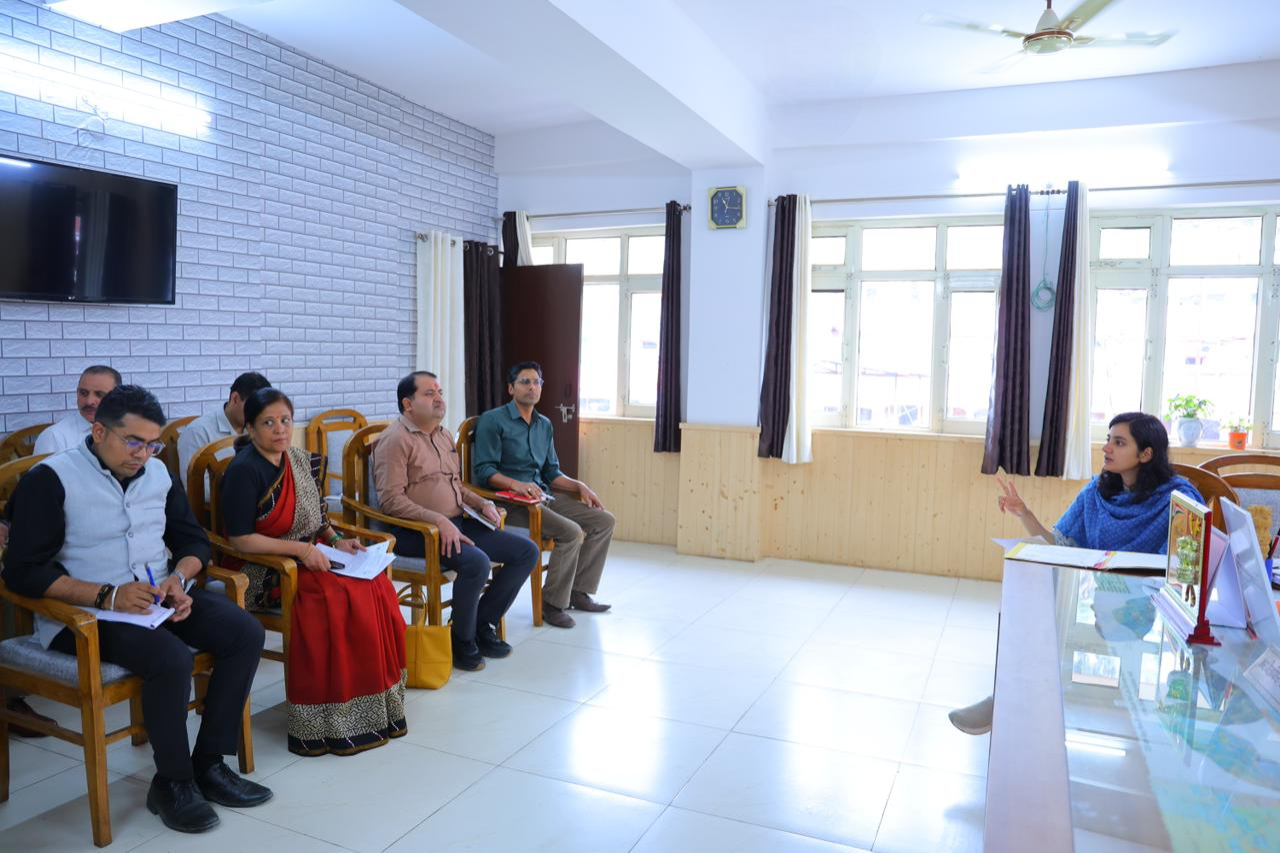 Pauri me NEET UG 2026 pariksha ki taiyariyon ki samiksha