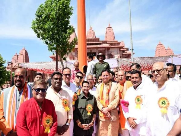 रामनगर हनुमान धाम पहुंचे मुख्यमंत्री धामी, पूजा-अर्चना कर प्रदेश की खुशहाली की कामना की।