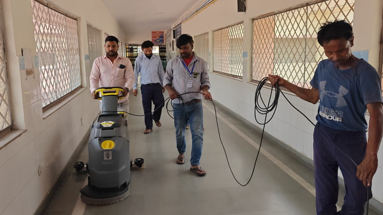 Base Hospital Mein Swachchta Aur Suvidhaon Ko Nayi Disha