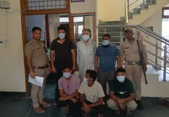 बाजार चौकी के सामने शांति भंग करने के आरोप में 6 लोग गिरफ्तार, ‘ऑपरेशन प्रहार’ के तहत कार्रवाई
