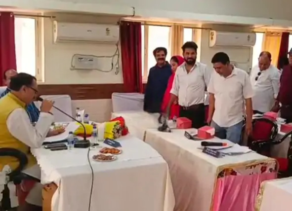 कोटद्वार : नारी शक्ति वंदन अधिनियम के समर्थन में प्रस्ताव पारित, बोर्ड ने विपक्ष की निंदा की