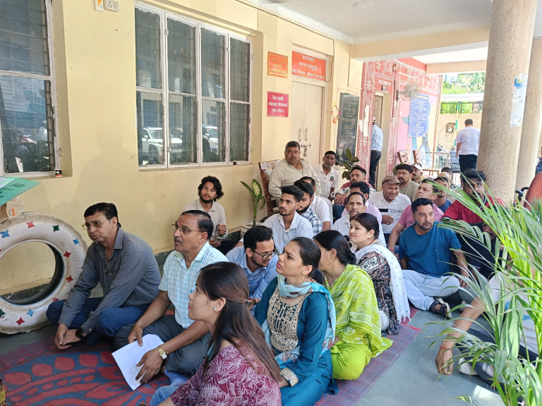 श्रीनगर निगम कर्मियों और पार्षद संदीप रावत में ठनी, वार्ड 40 में ठप हो सकते हैं विकास कार्य।