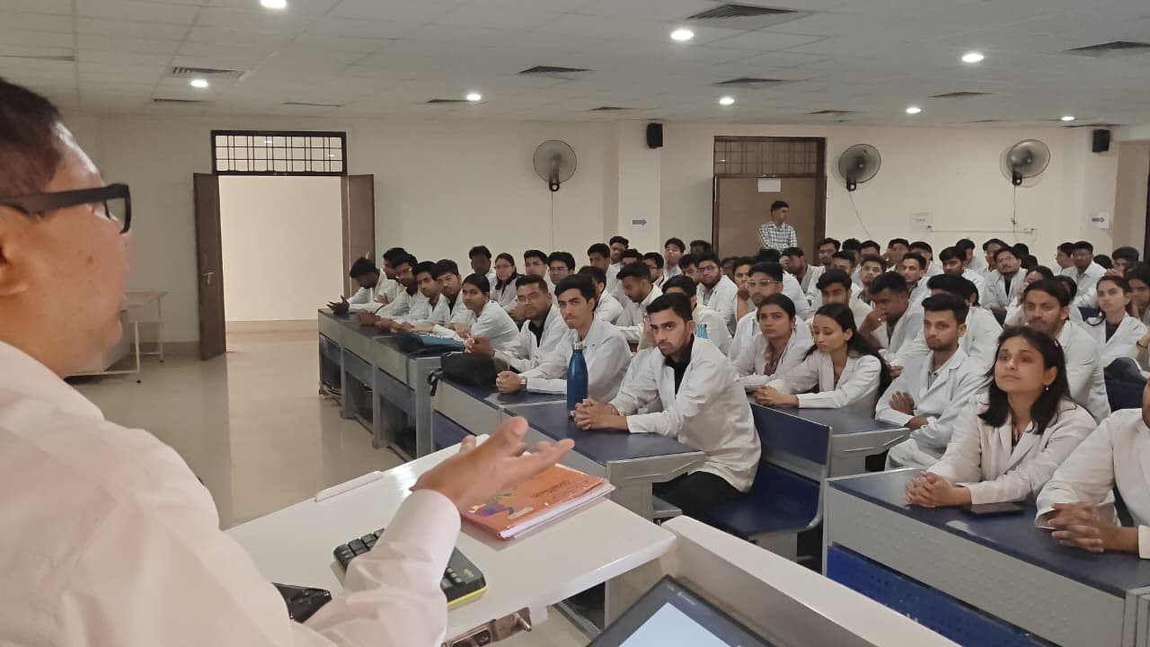 Srinagar Medical College Mein Internship Orientation Program