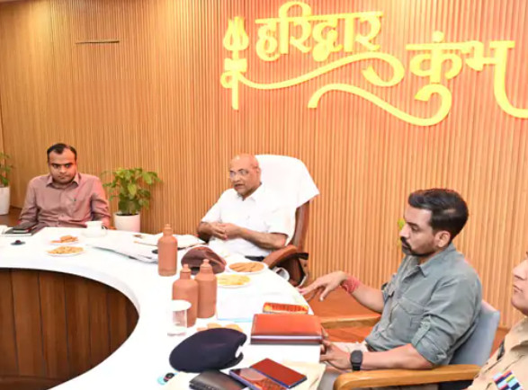कुंभ 2027 की तैयारियों में अब नहीं चलेगी ढिलाई, हर माह होगी उच्च स्तरीय समीक्षा: आयुक्त आनंद स्वरूप।