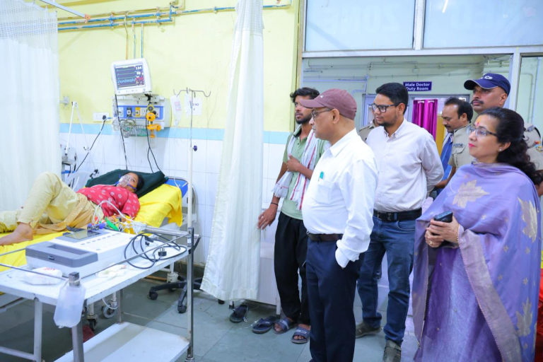 मंडलायुक्त आनंद स्वरूप का बेस अस्पताल का औचक निरीक्षण, चारधाम यात्रा और मानसून को लेकर व्यवस्थाएं दुरुस्त रखने के निर्देश