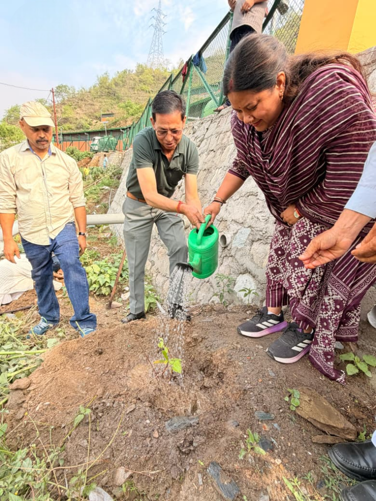 mayor aarti bhandari srinagar garhwal paudharopan