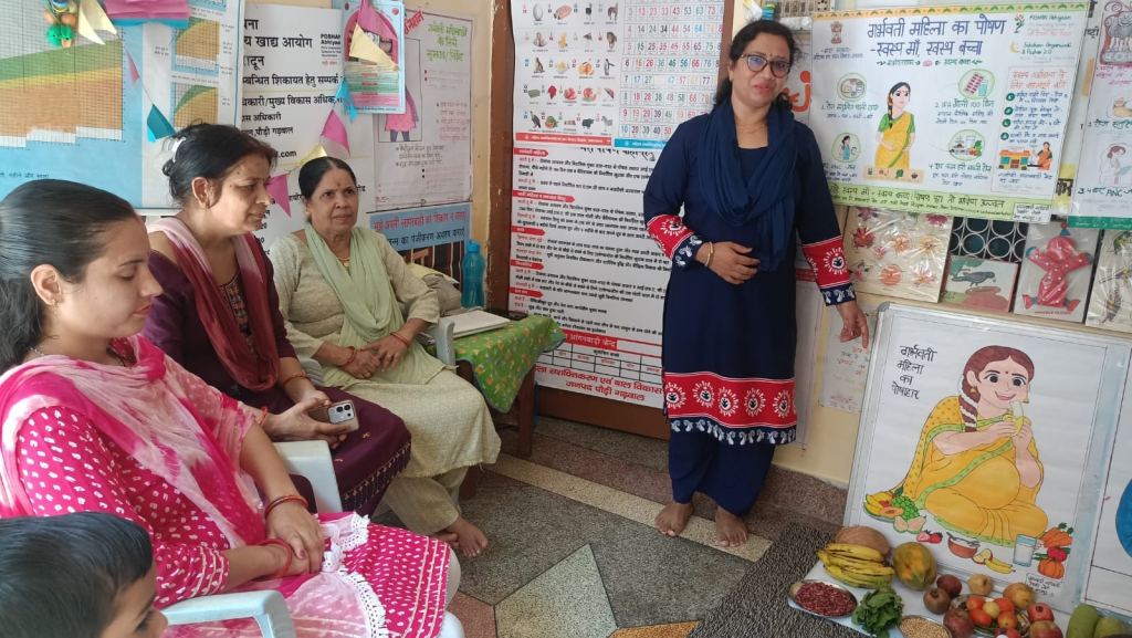 ‘सेवा संकल्प’ अभियान के तहत पौड़ी में मनाया गया पोषण दिवस, गर्भवती महिलाओं की गोद भराई कर बांटी गईं पोषण किट।